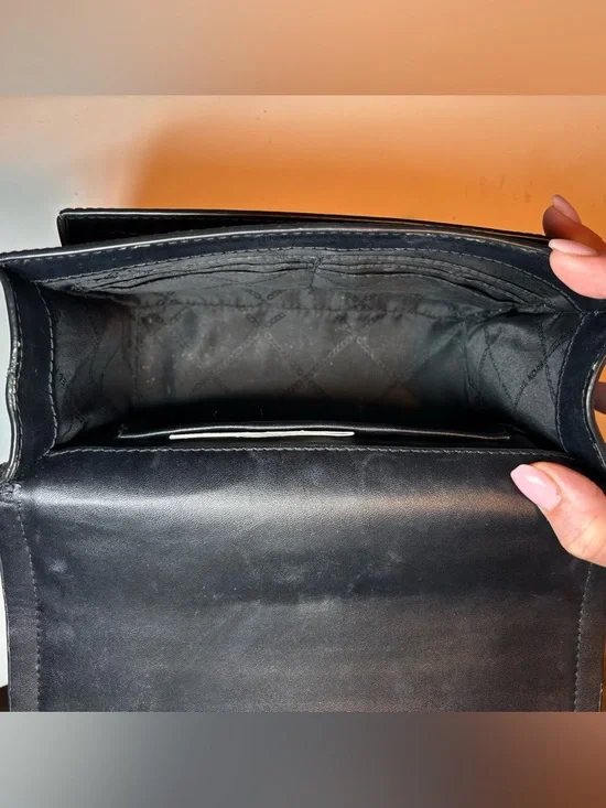 Michael Kors Heather Large Leather Shoulder Bag - Picture 5 of 9